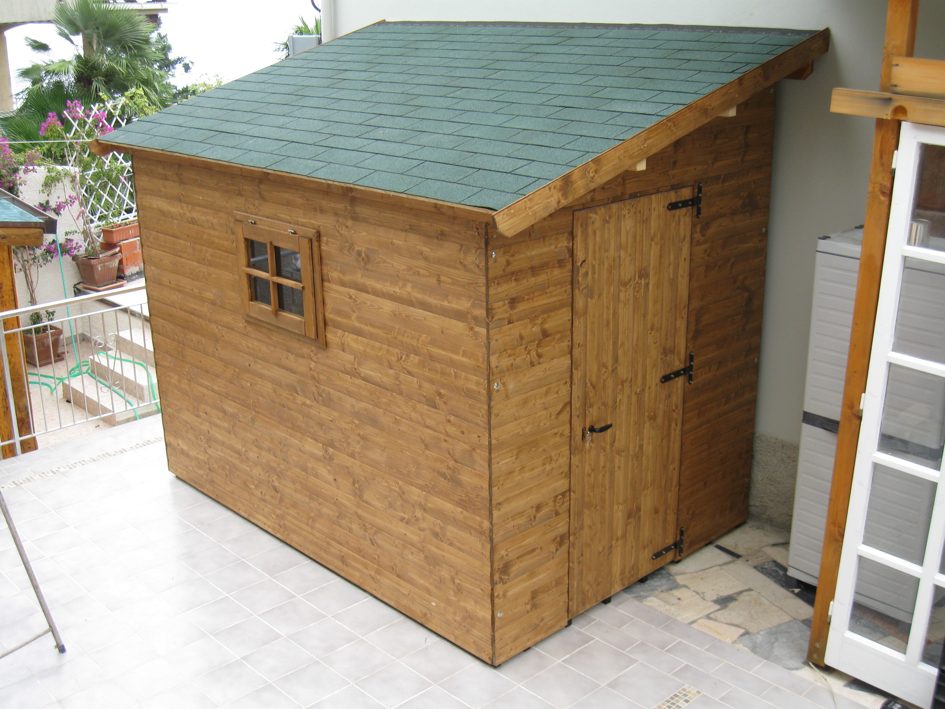 Casetta Mono-falda in Legno "Mezzo Tondo" con Telaio Zincato